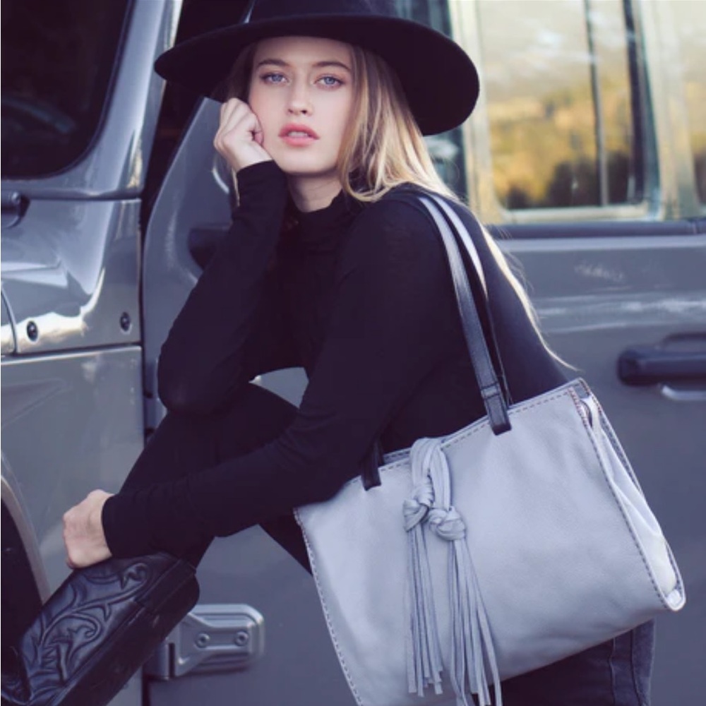 Carla Mancini Carmel Signature Bag Gray Pebbled Color